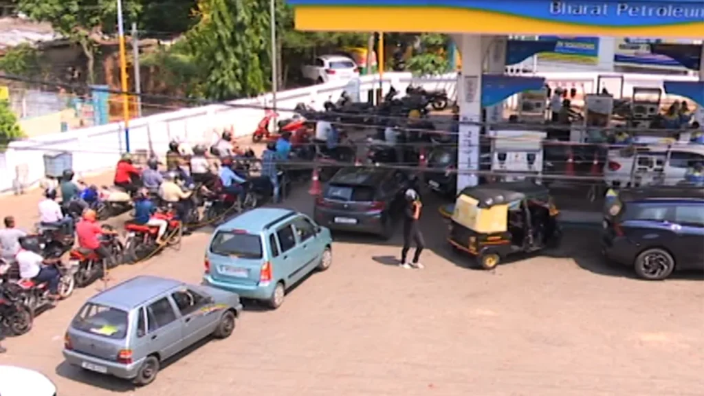Diesel Crosses Rs 100 in Bhubaneswar